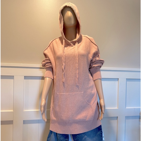 Pink hoodie sweater - Picture 1 of 3